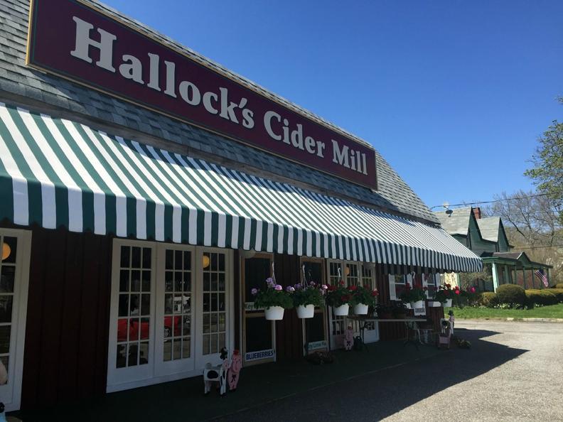 Hallock`s Cider Mill